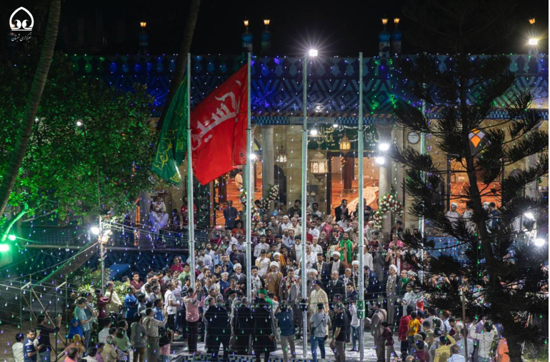 برافراشتن پرچمهای عتبات مقدس عراق در بمبئی هند+ عکس