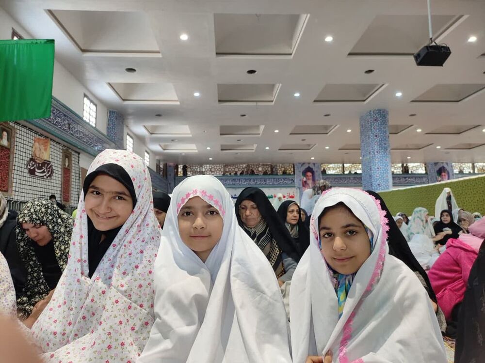 دَمی با عاکفان کوی دوست