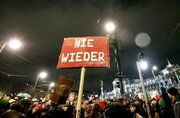 تظاهرات هزاران اتریشی علیه راست‌گرایان افراطی