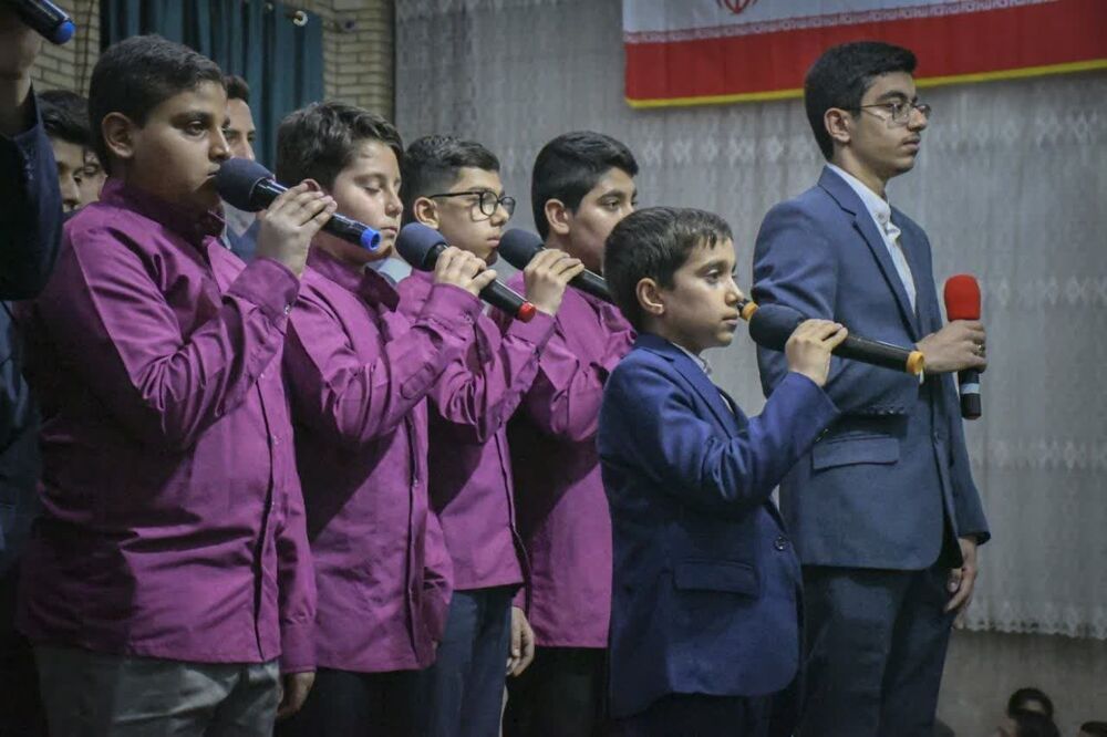 رقابت ۹۰۰ نفری بچه مسجدی‌های جهرم در جشنواره سرود فجر