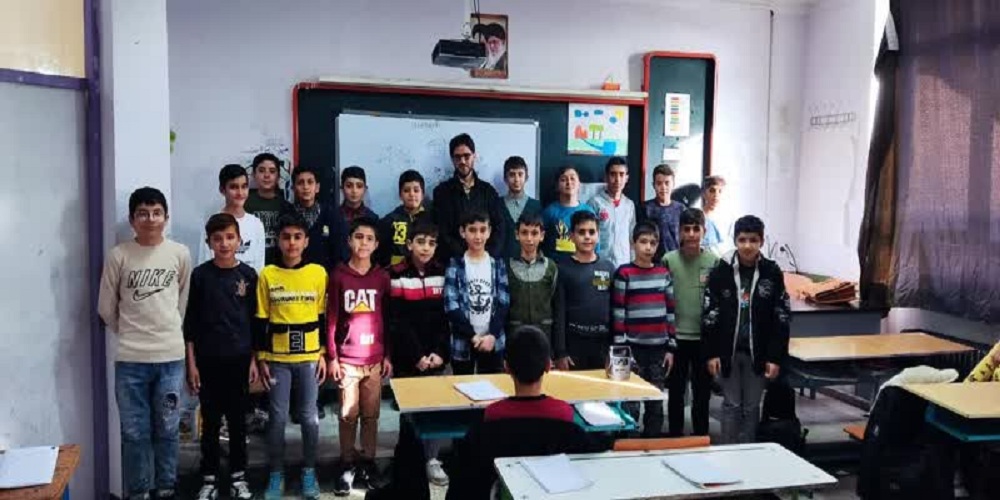 آمادهسازی مساجد برای میزبانی از جشنهای دهه فجر در آذربایجان غربی