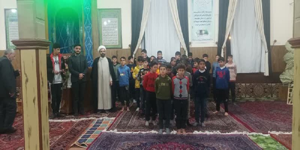 آمادهسازی مساجد برای میزبانی از جشنهای دهه فجر در آذربایجان غربی