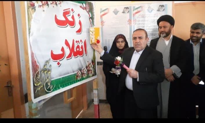 دشمنان در جنگ نرم علیه انقلاب و نظام به دنبال ایجاد ناامیدی در جامعه و بهویژه در نسل جوان هستند