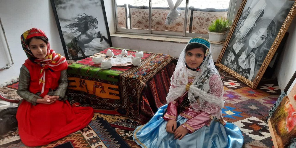 نمایشگاه صنایع دستی بچههای مسجد کانون فرهنگی و هنری سحاب نقده افتتاح شد