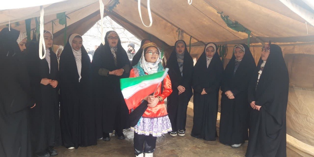 نمایشگاه صنایع دستی بچههای مسجد کانون فرهنگی و هنری سحاب نقده افتتاح شد