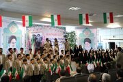 عکس| مراسم استقبال نمادین از ورود تاریخی امام خمینی (ره) در فرودگاه گرگان
