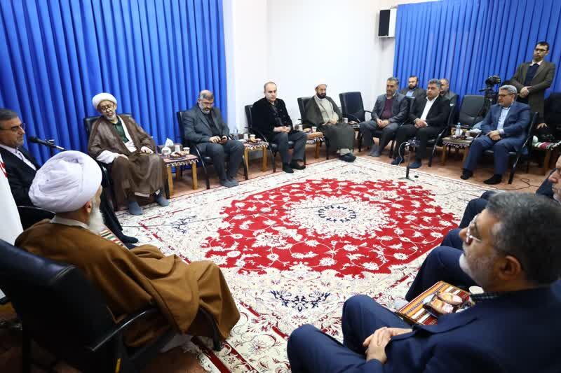 تبیین دستاوردهای انقلاب اسلامی عبادت است