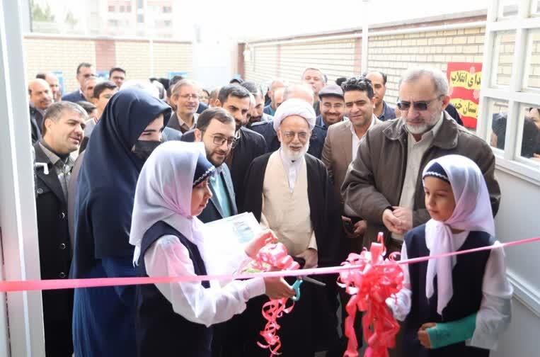 بهرهبرداری و کلنگزنی ۲۶۱ طرح عمرانی و اقتصادی در زادگاه بنیانگذار جمهوری اسلامی