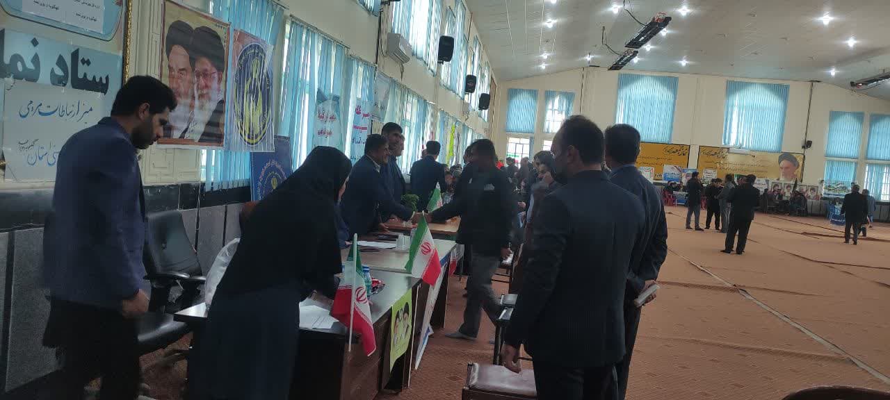 برپایی میز خدمت ادارات در محل مصلی امام هادی (ع) پاتاوه