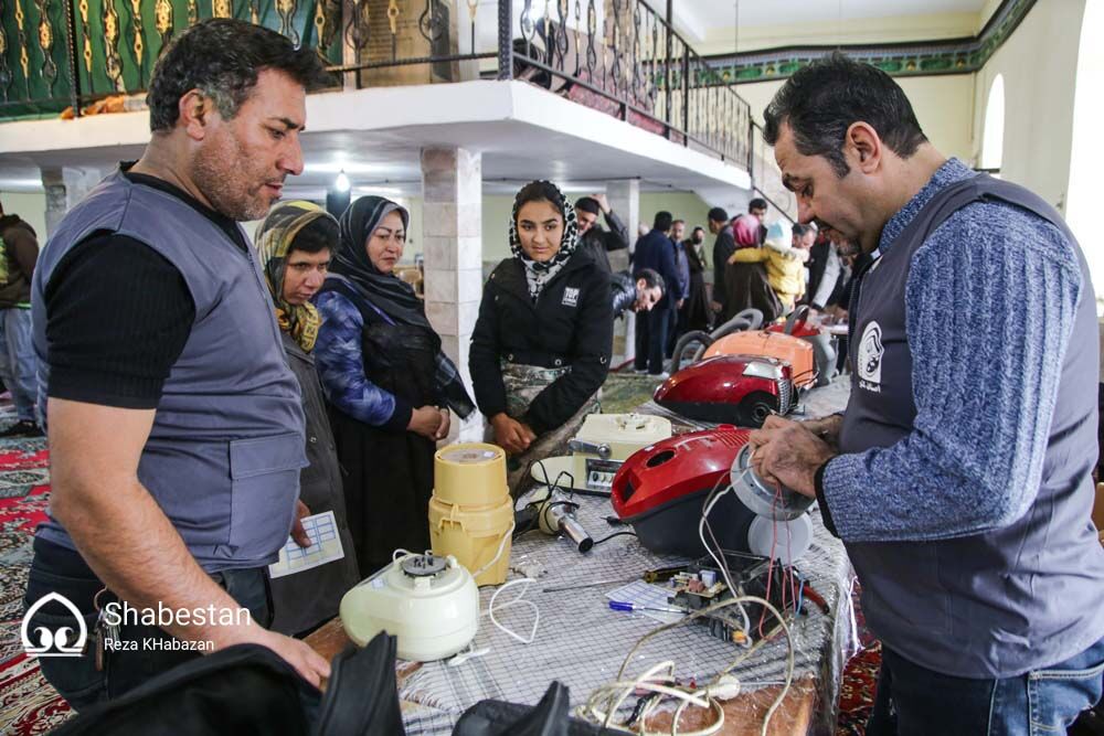 اردوی جهادگران اصناف به مردم روستای «عبدل‌آباد» بجنورد