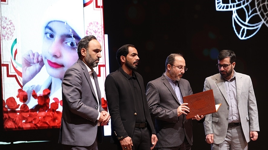 با تجلیل از ۵ فعال رسانه ای دومین دوره «جایزه قلم مقدس» پایان یافت