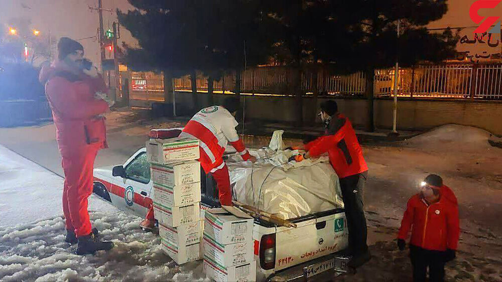 خانوادههای گرفتار در برف میهمان امامزاده سید محمد علوی شدند