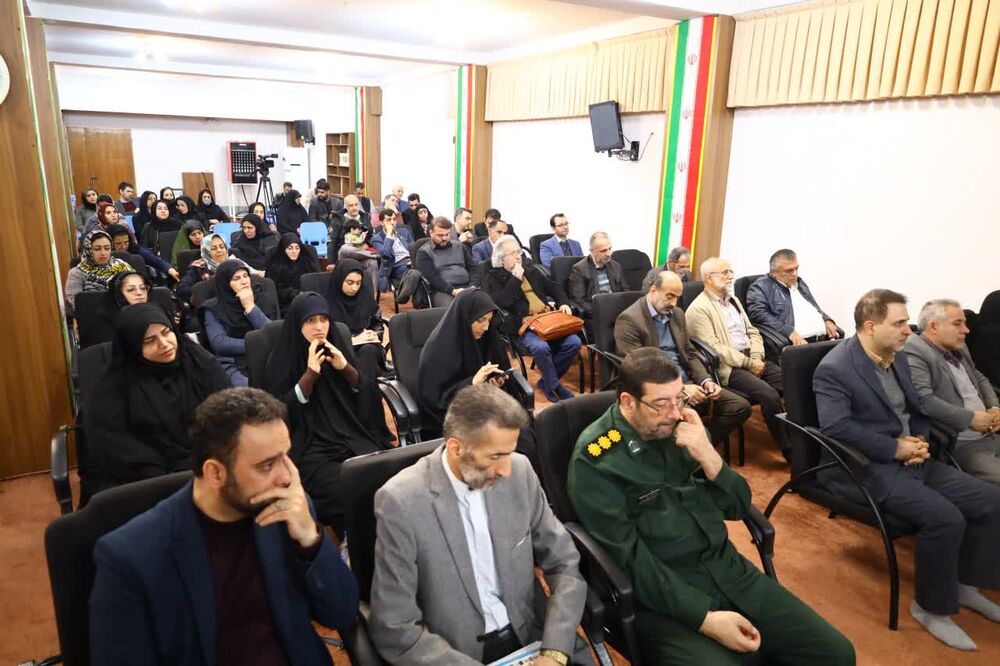 لزوم تبیین اهداف انقلاب اسلامی با زبان هنر