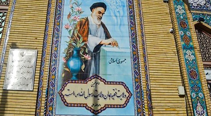 مسجد و محله ای که روزنامه فرانسوی فیگارو از آن به عنوان قلب تپنده انقلاب یاد می کند