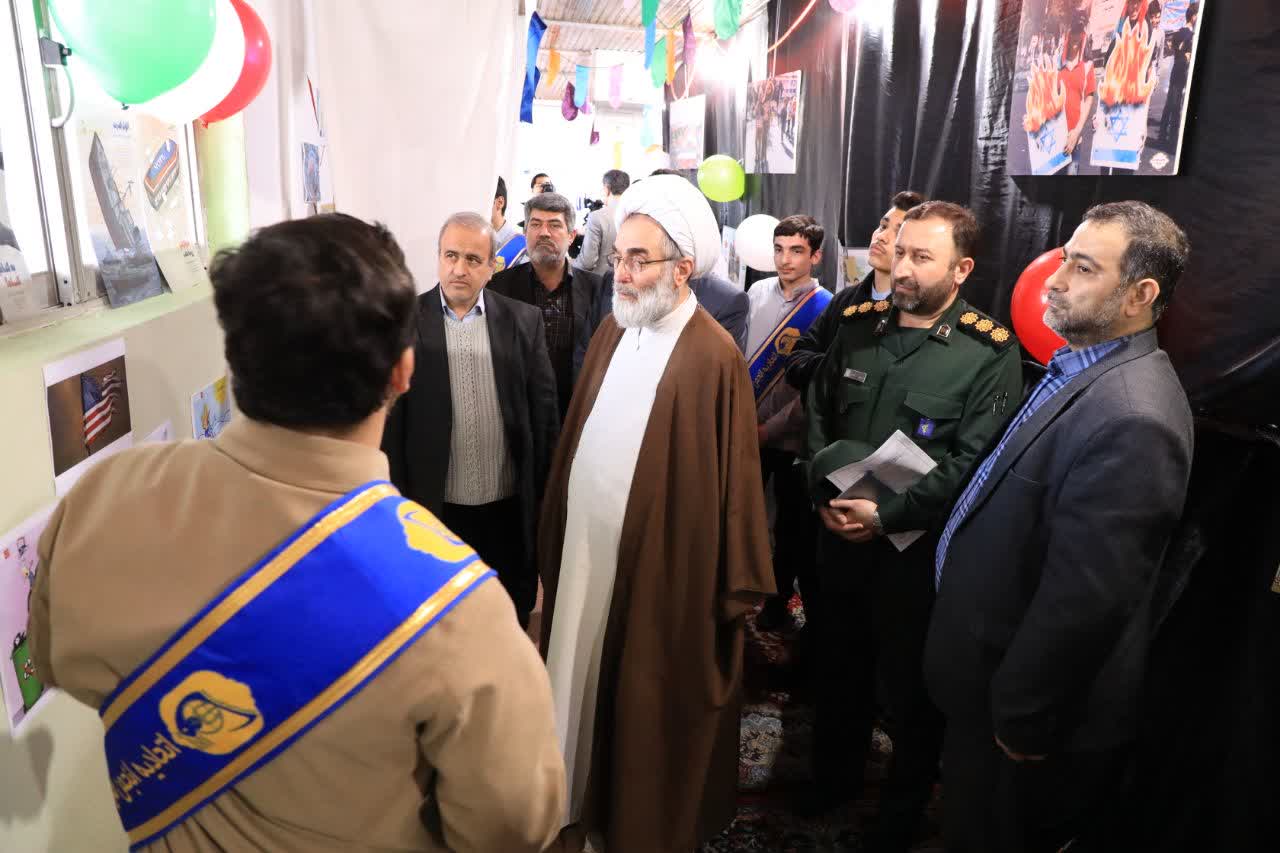 افتتاح دوازدهمین دوره نمایشگاه «مدرسه انقلاب» در گیلان