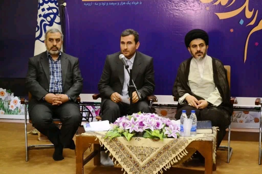 شعر، زبان گویای برای به تصویر کشیدن ارزشها است