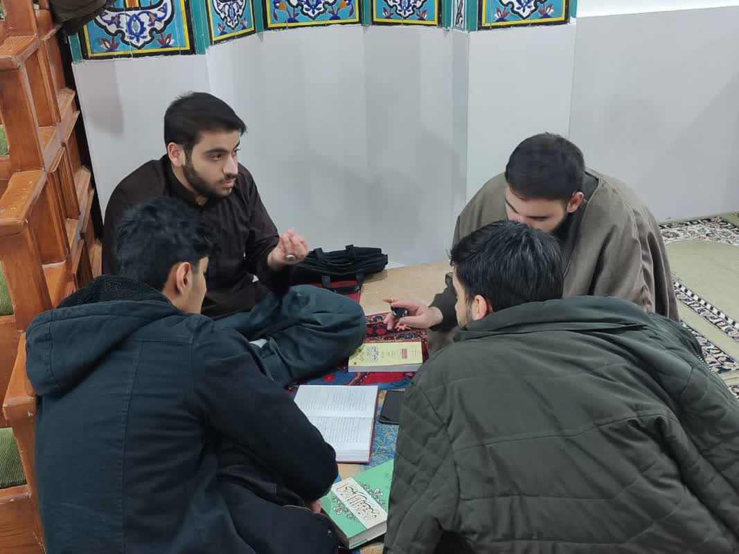 فعالیت های مستمر پژوهشی درمدرسه علمیه شهر سامن