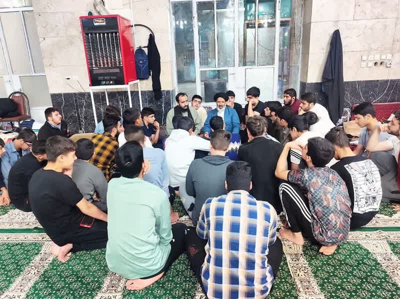 فعالیت های مستمر پژوهشی درمدرسه علمیه شهر سامن