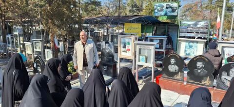 روایتگری انقلاب برای دانش آموزان منطقه ۹ تهران توسط خادمیاران رضوی