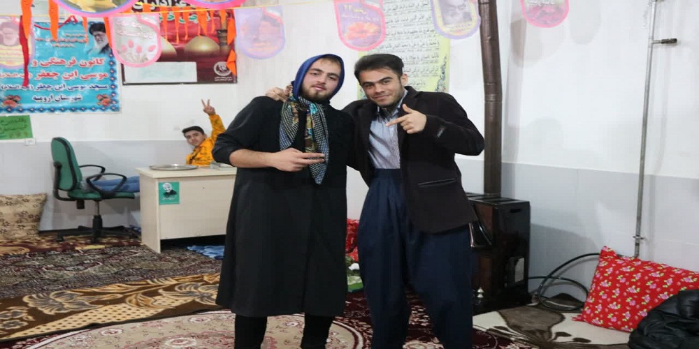 انقلاب اسلامی با رونق مسجد تداوم مییابد