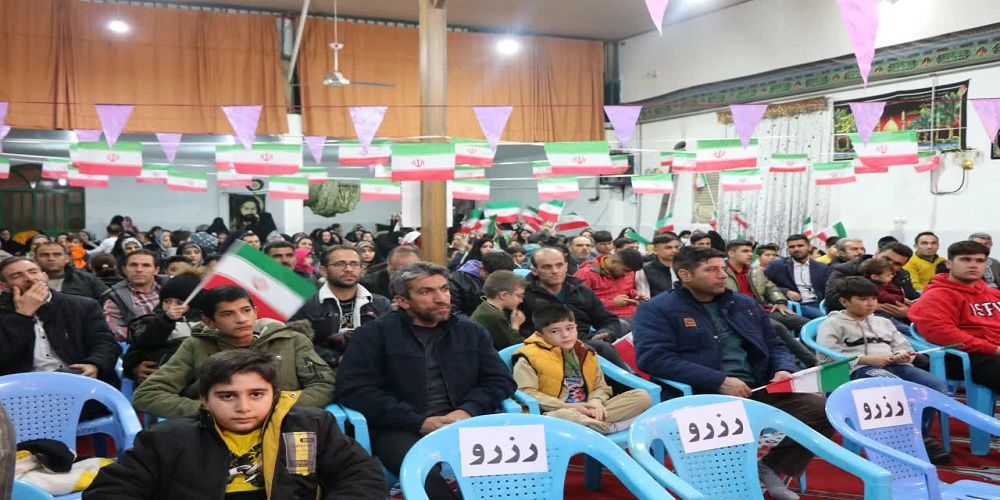 انقلاب اسلامی با رونق مسجد تداوم مییابد