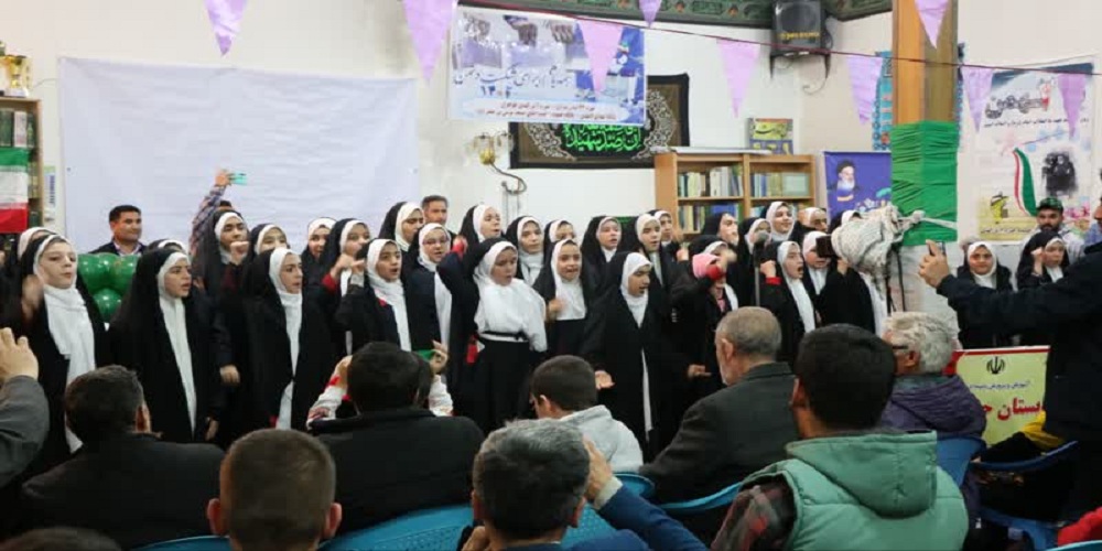 انقلاب اسلامی با رونق مسجد تداوم مییابد