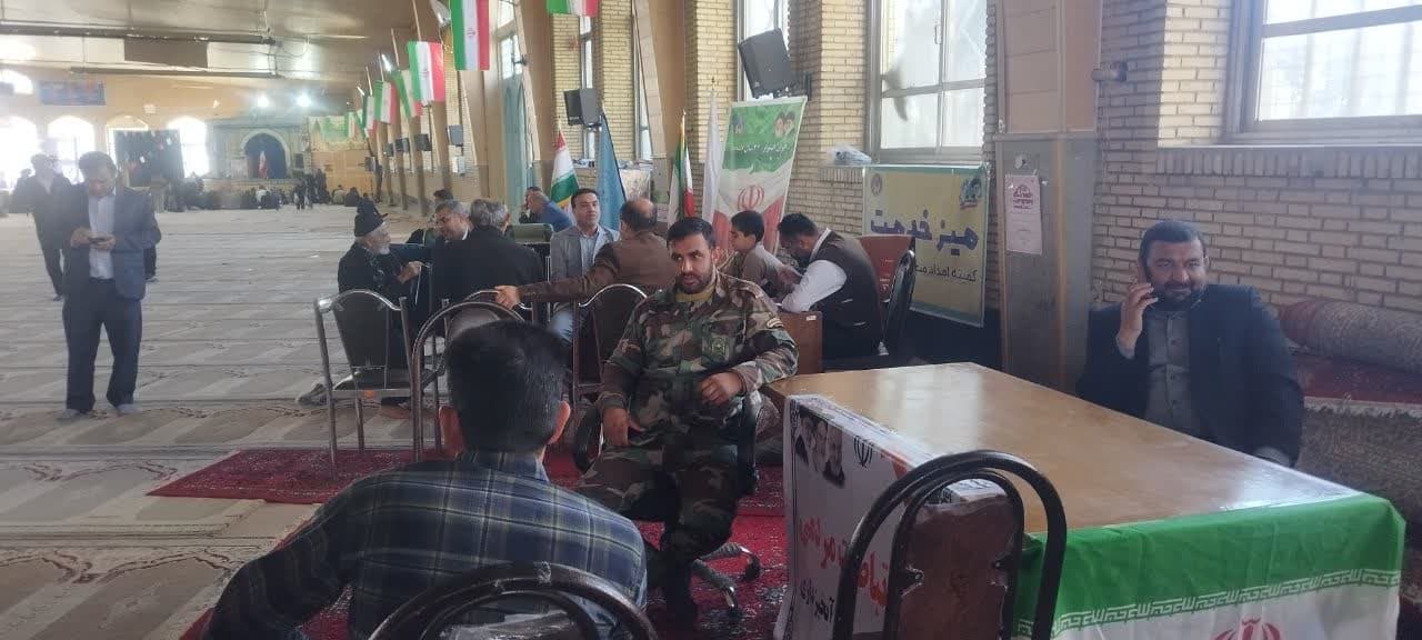 برپایی میز خدمت ادارات و نهادهای کهگیلویه و بویراحمد در نماز جمعه یاسوج