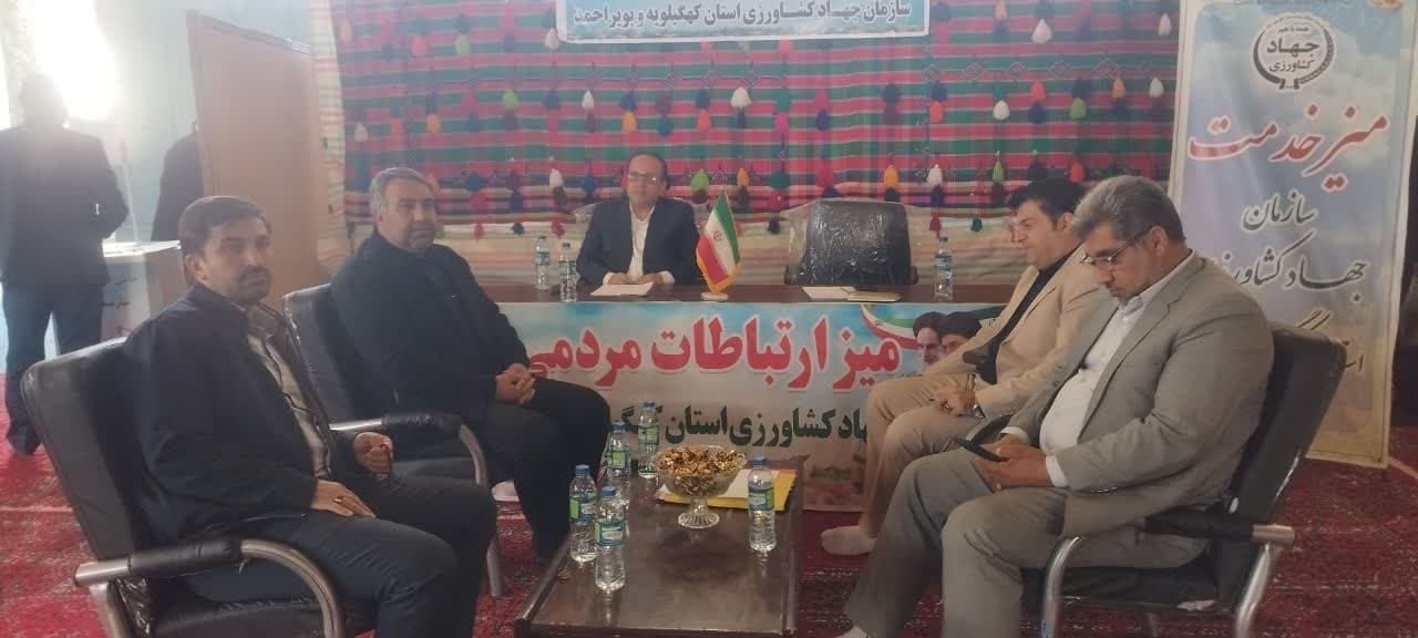 برپایی میز خدمت ادارات و نهادهای کهگیلویه و بویراحمد در نماز جمعه یاسوج