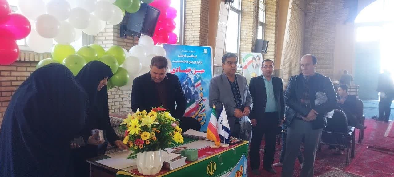 برپایی میز خدمت ادارات و نهادهای کهگیلویه و بویراحمد در نماز جمعه یاسوج