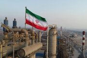 بلومبرگ: تشدید تحریم علیه نفت ایران، خطرات اقتصادی برای بازار جهانی دارد