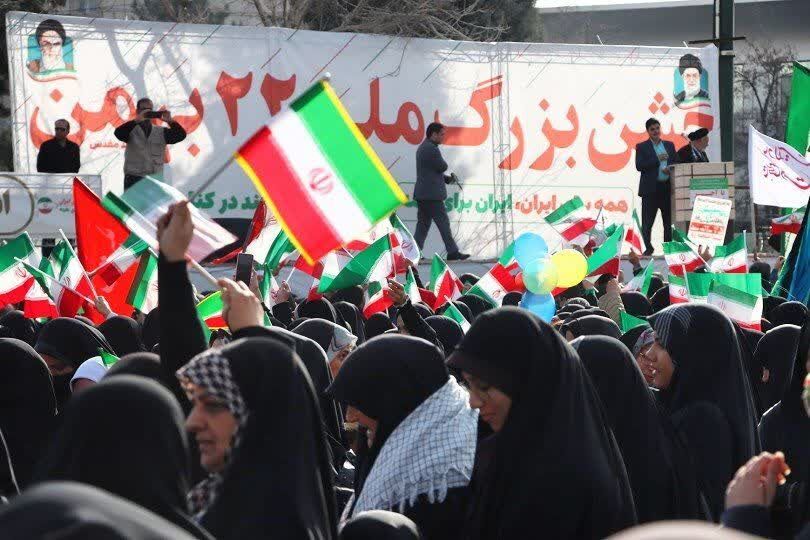 پرچمها برافراشته، خیابانها مملو از شور ۲۲ بهمن