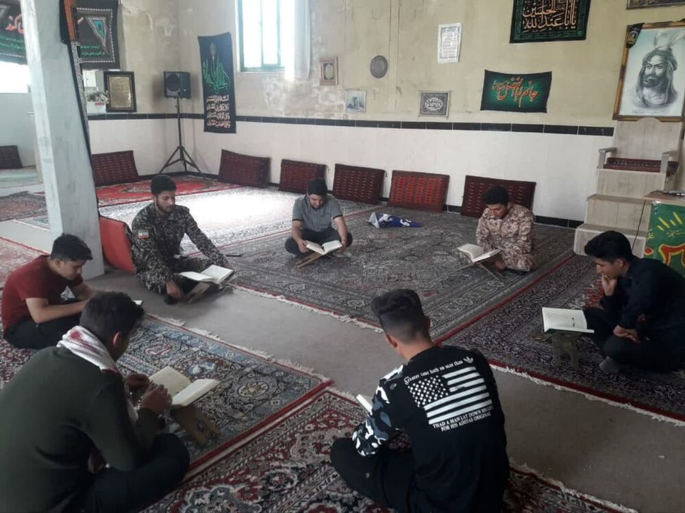 محفل انس با قرآن با حضور جوانان برگزار شد
