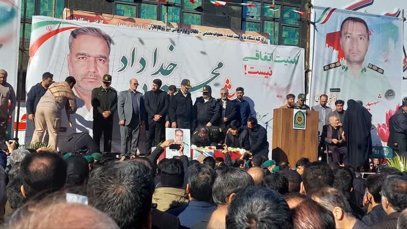 حال و هوای ملایر کربلایی شد/ تشییع پیکر مطهر شهید خداداد بر روی دستان مردم شهید پرور ملایر