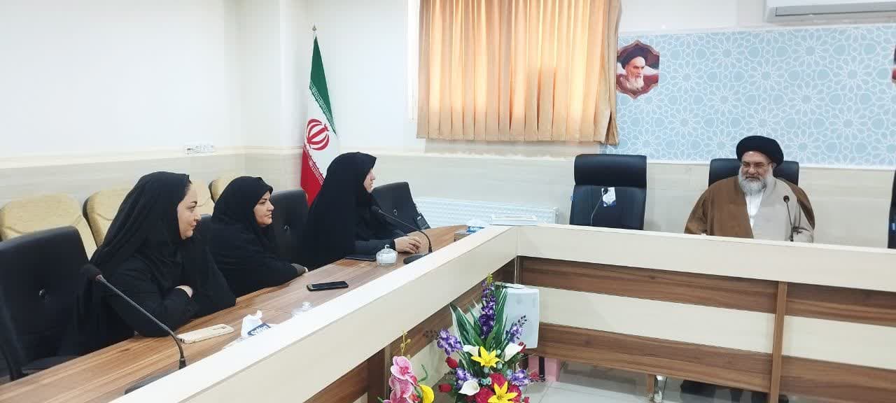 فرزندان را در مسیر عبادت، معنویت و اخلاق تربیت کنیم/پوشش ۷۰ درصدی مردم در بیمه سلامت کاری ارزشمند است