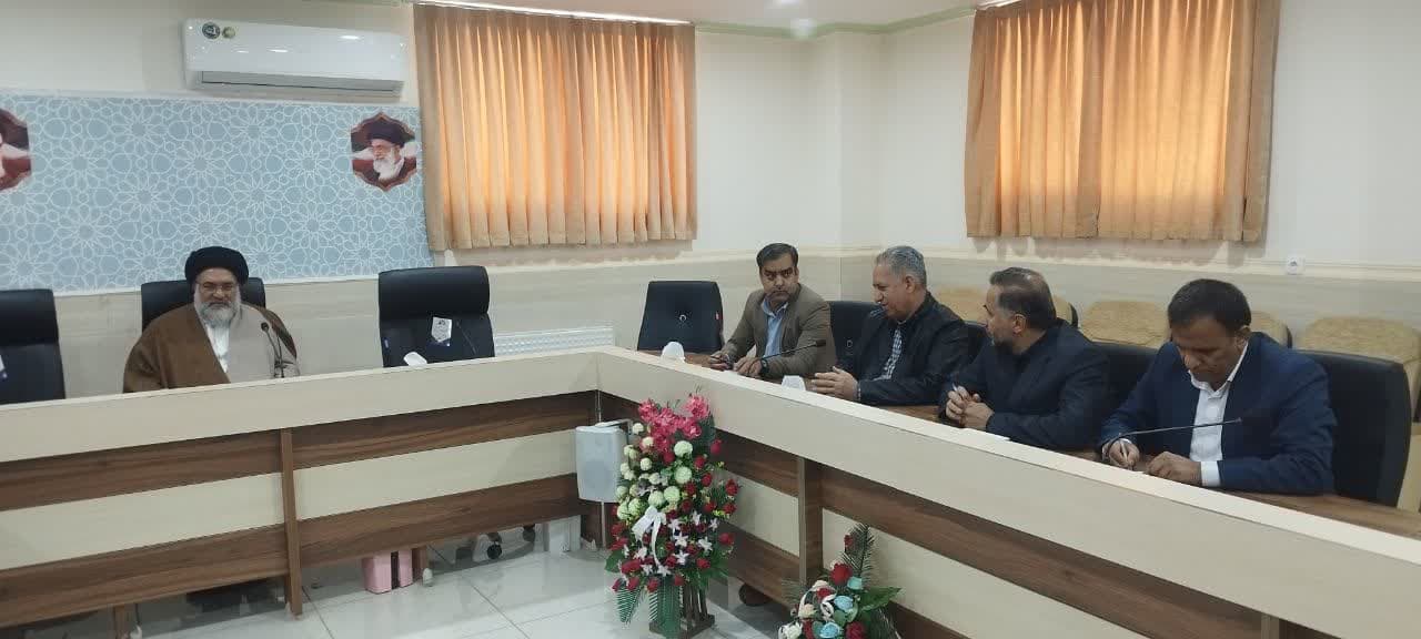 فرزندان را در مسیر عبادت، معنویت و اخلاق تربیت کنیم/پوشش ۷۰ درصدی مردم در بیمه سلامت کاری ارزشمند است