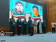 تجلیل از خادم‌الشهدای نوجوان شهید و جانباز حادثه تروریستی کرمان