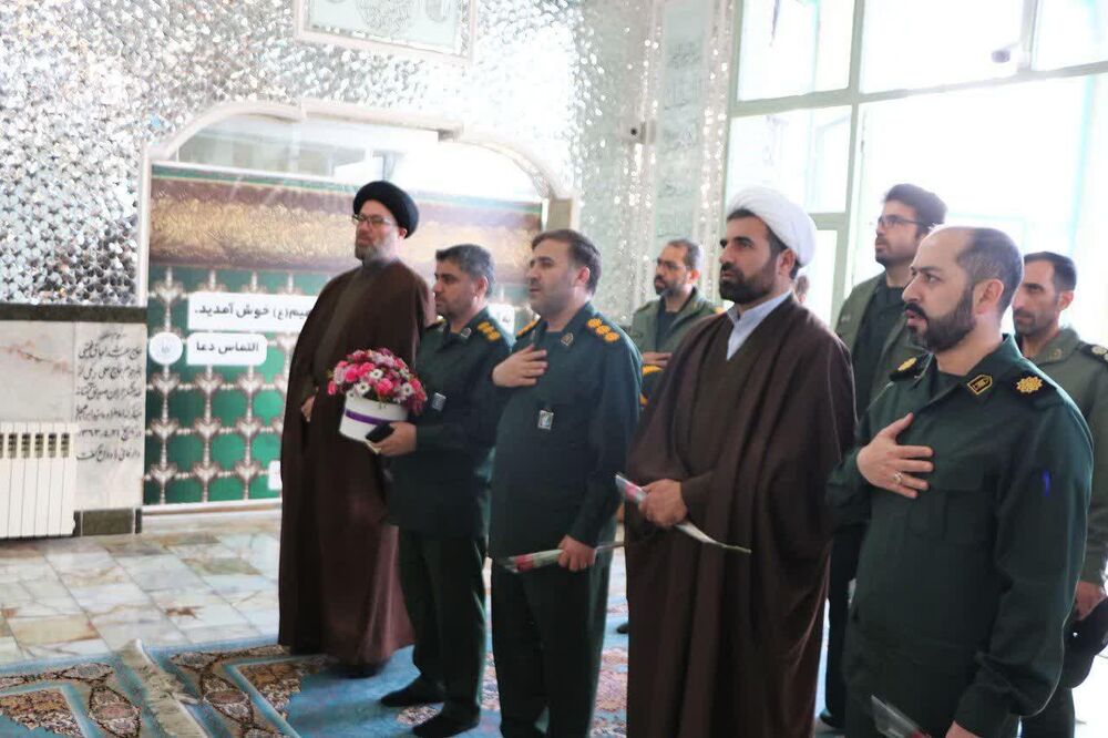 ضریح مطهر امامزاده سید ابراهیم(ع) زنجان، عطرافشانی شد