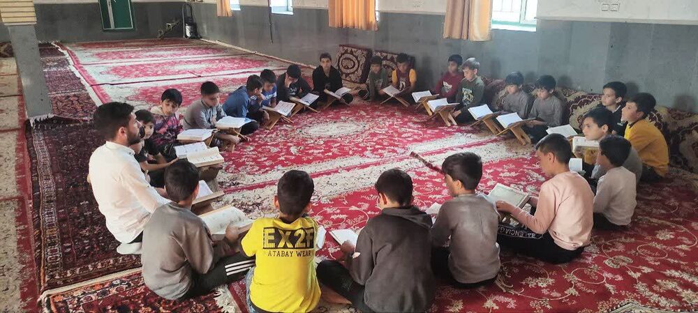 این خانواده یکصد حافظ قرآن تربیت کرده است/ چهرقان نمونه موفق روستای قرآنی
