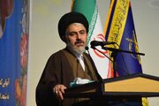 جمهوری اسلامی ابر قدرت‌ها را به چالش کشیده است