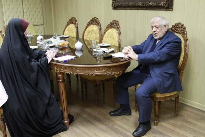 نماینده محافظهکار و اهل زدوبند دردی از مردم دوا نمیکند