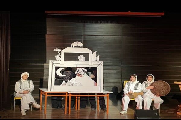 زنده بودن تئاتر اجازه میدهد تا دنیای فرد دیگری را تجربه کنیم