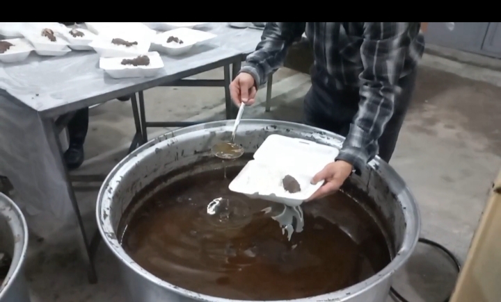 توزیع ۳ هزار غذای گرم نذری توسط موکب قمر بنی هاشم( ع) در صومعه سرا