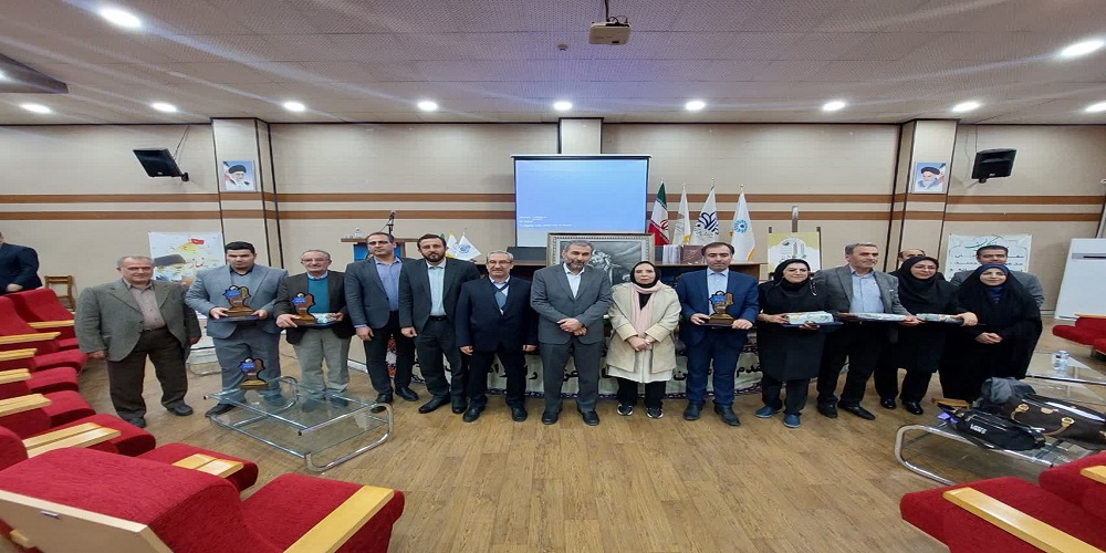 نظامی گنجوی از مفاخر بزرگ ایرانی است