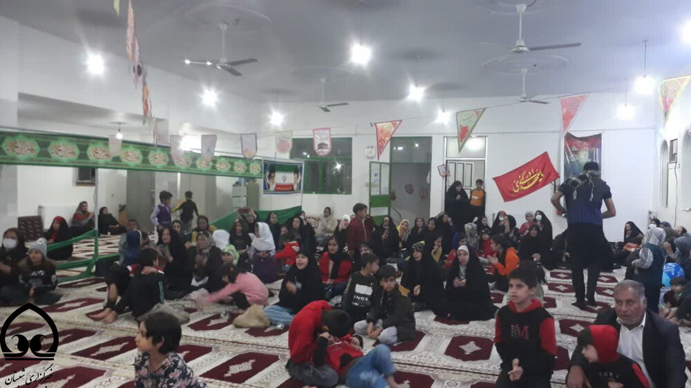 جشنی با حضور ۸۰ درصد نوجوانان و جوانان عضو مسجد امام حسینی(ع)
