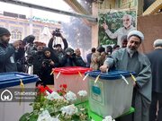 امام جمعه و استاندار کرمان رأی خود را به صندوق انداختند