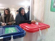 مدیرکل فرهنگ و ارشاد اسلامی لرستان رای خود را به صندوق انداخت