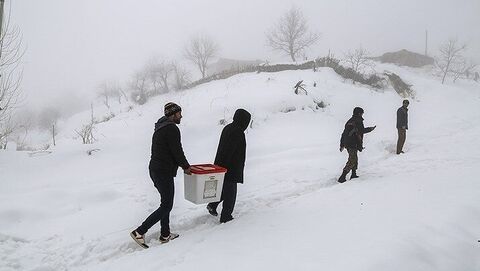 آغاز بزرگترین ماراتن سیاسی سال در سرمای منفی ۴ درجه مشهد