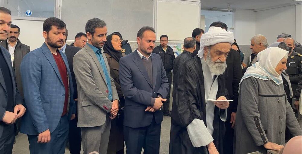 از حضور حافظ قرآن نابینا تا صفهای طولانی مساجد برای اخذ رای