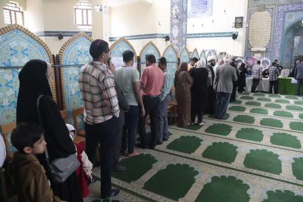 فعالیت ۴۶۰ شعبه اخذ رای در مساجد مشهد مقدس