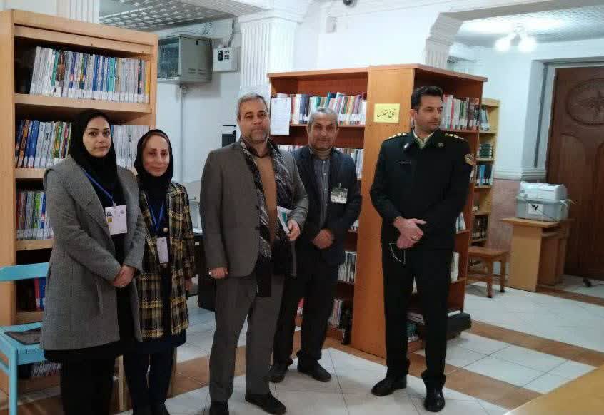 مسابقه عکس سلفی پای صندوق رأی در کتابخانه